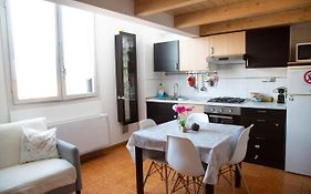 Porta Galliera Apartment